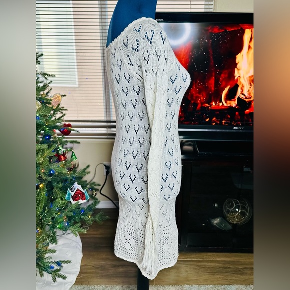 EUC Spell & the Gypsy Collective White Leila off the Shoulder Mini Dress - Picture 10 of 17